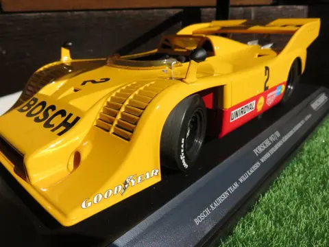 Minichamps - 1:18 - Porsche 917/10 du Team Bosch gagnante au Nurburgring 1973 - Gelimiteerde serie van 50 exemplaren Wereldwijd in sneeuwversie