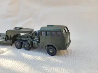 Dinky Toys - 1:43 - Berliet Porte-Char - Gemaakt in Frankrijk