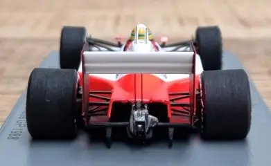 Spark - 1:43 - McLaren F1 Team - McLaren Honda MP4/4 #12 Ayrton Senna - Winner Japanese GP, Suzuka - F1 World Champion 1988