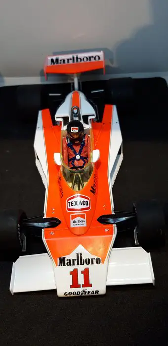 MCG - 1:18 - Mc Laren Ford M23 #11 Marlboro uitvoering - Driver:James Hunt Wereldkampioen 1976