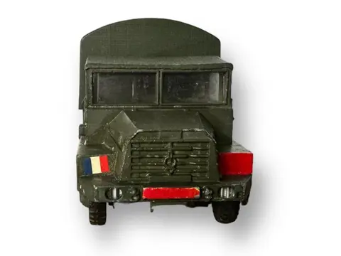 Dinky Toys - 1:43 - Camion Militaire Berliet Gazelle ref. 824 Made in France Meccano