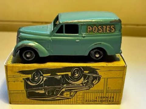 CIJ France - 1:43 - Dauphinoise Renault Postes - 3/66