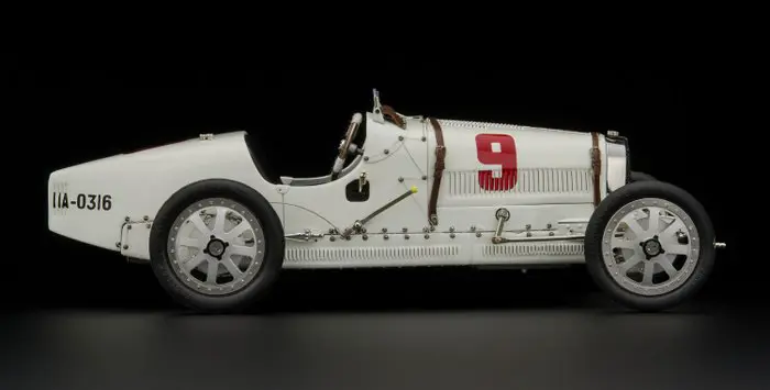 CMC - 1:18 - Bugatti T35 - 1924 - Team Germany - Grand Prix nations colours