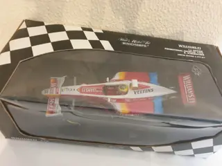 Minichamps - 1:18 - Williams F1 1999 tot en met 2001 - Ralf Schumacher