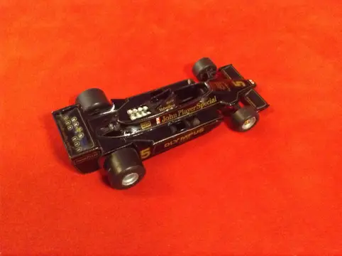 X-Tenariv (AMR) - made in France - 1:43 - ref. #17 Lotus Ford 79 "J.P.S." F.1 World Champion 1978 #5 Mario Andretti