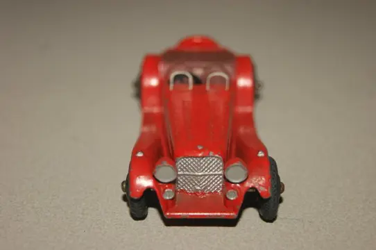 Dinky Toys - 1:48 - Pre-War First Original Issue Red "Jaguar SS100 Sports Car" no. 38F - Met de beide Originele "Wind-Screens" - 1940