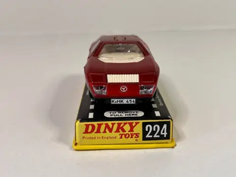 Dinky Toys - 1:43 - ref. 224 Mercedes Benz C111 - Nieuw en in doos