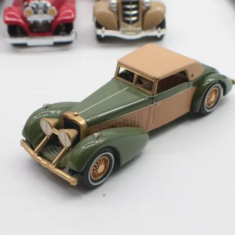 Matchbox, Corgi, other brands - 1:43 and other scales - Lot of 68 different Oldtimer models