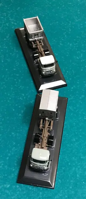 Lion Toys - 1:50 - DAF T1300 DA met container losser (Dustex) laag - Limited edition. Model BEV1017 en model BEV1022