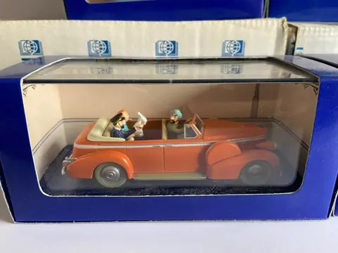 Hergé/Moulinsart - 1:43 - 6 x La Jeep rouge etc…