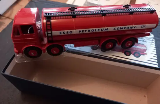 Atlas-Dinky Toys - 1:43 - Leyland Octopus Tanker ESSO. - Referentie 943. Zeer goede staat