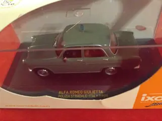 Ixo - M4 - 1:43 - Ixo Junior #000055 Alfa Romeo Giulietta Berlina Polizia 1959 - M4 Pesaro - Afa Romeo 159 Sedan "112" "Carabinieri" 2006