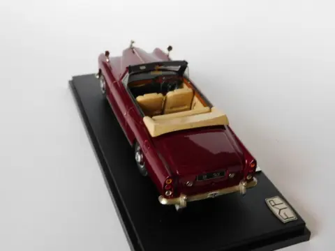 FYP Creations - 1:43 - Bentley S2 Continental By Park Ward - Handgebouwd model