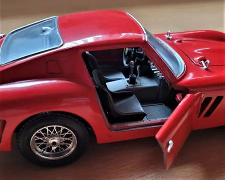 Maisto, Burago, Hotwheels - 1:18 - 11 Modelli Ferrari stradali