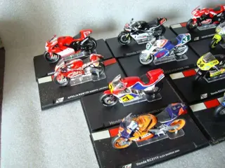 IXO - Altaya - 1:24 - 14Honda Racing Superbike - MotoGP - Racen