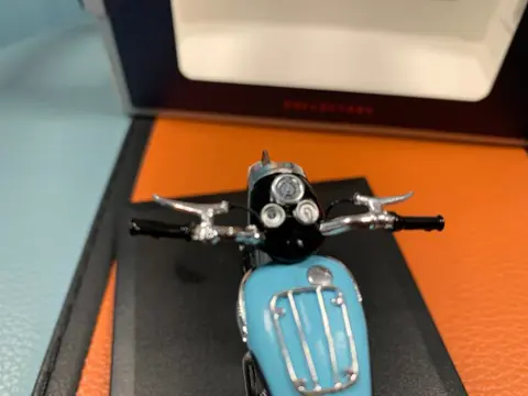 Norev - 1:18 - Triumph Bonneville