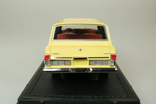 Top Marques - 1:43 - Jeep Grand Wagoneer - 1979 - 1 van 500 stuks