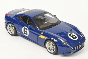 Bburago Ferrari 70th Anniversary Collection - 1:18 - Ferrari California T #6