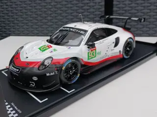IXO - 1:18 - Porsche 911 (991) RSR #93 24h LeMans 2018 Porsche GT Team