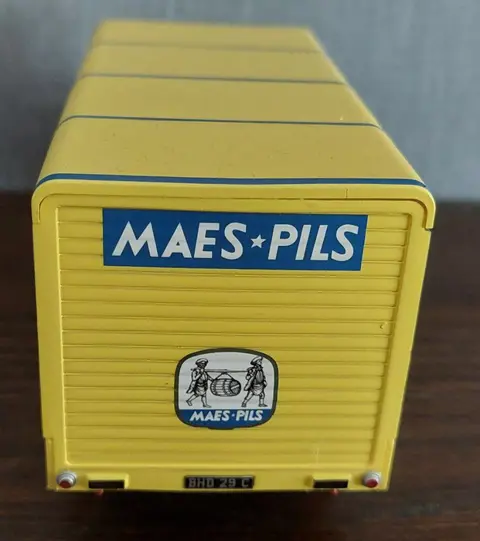 IXO - 1:43 - Bedford TJ 6S