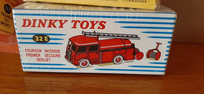 Atlas-Dinky Toys - 1:43 - Triumph, Studebaker, Fourgon Incendie Berliet - heruitgave