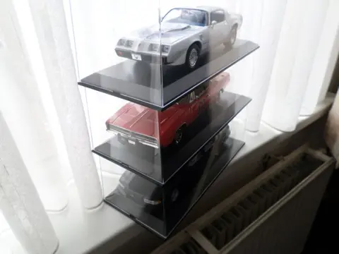 CMG - 1:18 - Lot with 3 Display Box for 1/18 scale