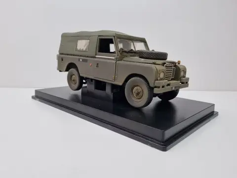 Eagle - 1:18 - Land Rover Serie lll Soft Top