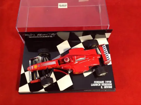 Minichamps - 1:43 - ref. #980094 Ferrari F300 F.1 1998 Launch Version Presentation Eddie Irvine