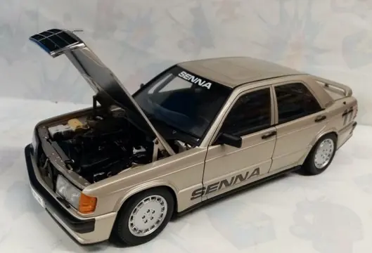 Autoart - 1:18 - Mercedes-Benz 190E 2.3 16 - Nürburgring 1984 Winner - Senna