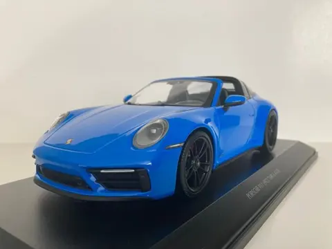 Minichamps - 1:18 - Porsche 911 (992) Targa 4 GTS 2021