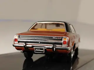IXO - 1:43 - Ford Taunus GLX 4-deurs 1973