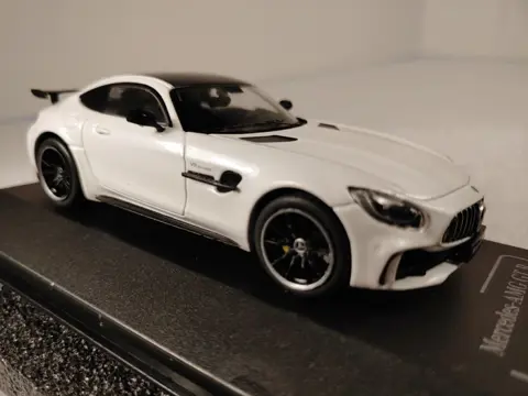 CMR - 1:43 - Mercedes AMG GT R Coupé 2018