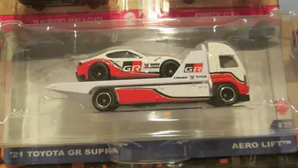 Hot Wheels - 1:64 - 10 x Mercedes, Chevrolet, Renault, Viper,Volkswagen, Carry-on, Toyota, Aero Lift