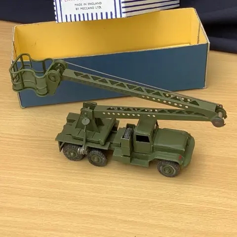 Dinky Toys - 1:43 - ref. 667 Missile Servicing Platform Vehicle
