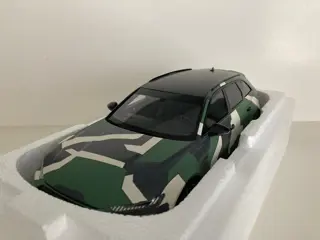GT Spirit - 1:18 - Audi RS6 Avant 2020 Camo - Met dakkoffer