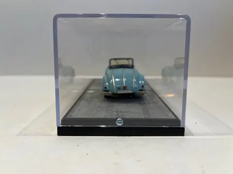 Maquette Dominique Esparcieux - 1:43 - Imperia TA8 Sport 1947 - Promo ECMA N* 1 . 11-05-1987