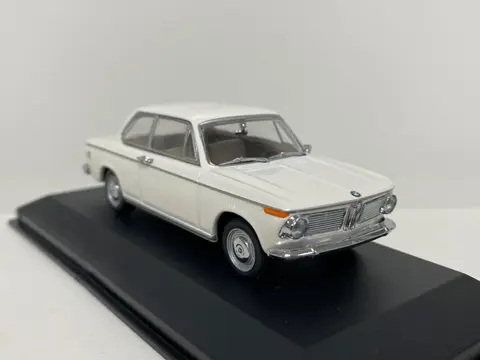 Minichamps - 1:43 - BMW 1600/2 Saloon 1966-1975