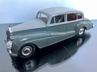 Dinky Toys - 1:43 - ref. 150 Rolls Royce Silver Wraith - Original Model and Box