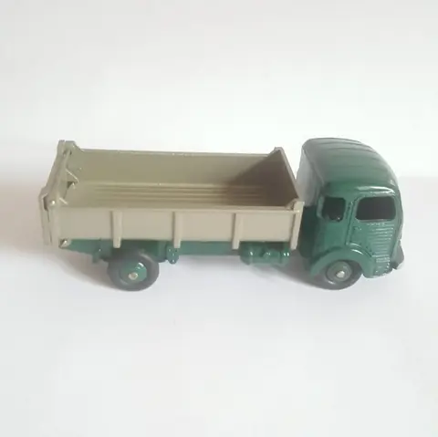 Dinky Toys - 1:43 - ref. 33B Simca Cargo