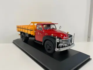 Whitebox - 1:43 - Chevrolet 6400 Cassonato 1954 - Beperkte en uitverkochte oplage. 1 van de 1000 exemplaren ter wereld!