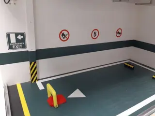 SD-modelcartuning - 1:18 - Parking diorama - met LED Verlichting - Gelimiteerde uitgave