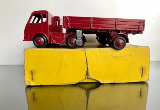Dinky Toys - 1:43 - ref. 421 Electric Articulated Lorry Trade Pack - Mint in Box