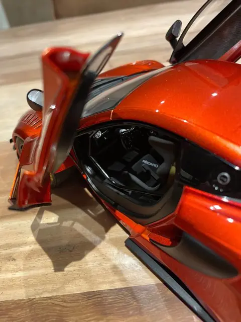 Autoart - 1:18 - McLaren 650S gt3 volcano orange