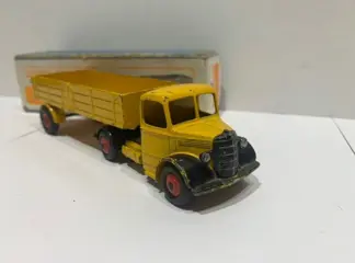 Dinky Toys - 1:43 - No. 521 Bedford Articulated Lorry