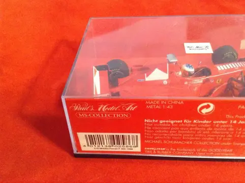 Minichamps - 1:43 - ref. #984303 Ferrari F300 F.1 1998 #3 Michael Schumacher - Michael Schumacher-collectie #37