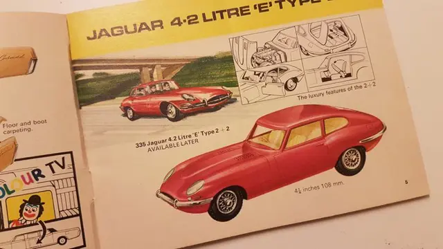 Corgi - 1:43 - 3x Oude Corgi Catalogi vanaf 1961 + Corgi boek