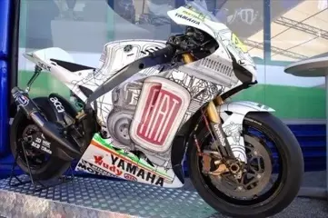 IXO Models - 1:18 - Yamaha YZR M1 Nº46 Valentino Rossi 2007 Moto GP