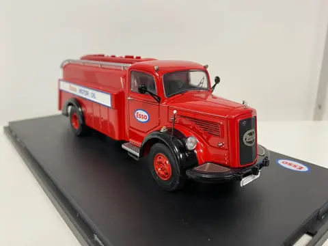 Schuco - 1:43 - Mercedes L6600 Esso Motor Oil - Beperkte en uitverkochte editie