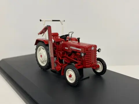 Schuco - 1:43 - Mc Cormick D 326 - Zeldzaam verzamelobject. Beperkte en uitverkochte oplage