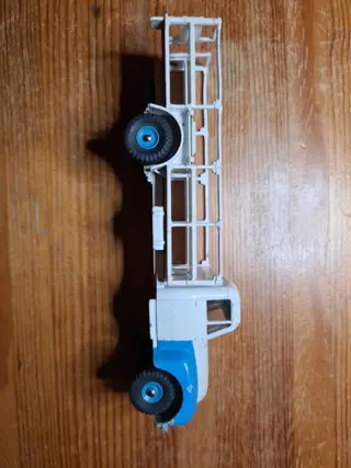 Dinky Toys - 1:43 - ref. 586 Camion Laitier "55" Citroën
